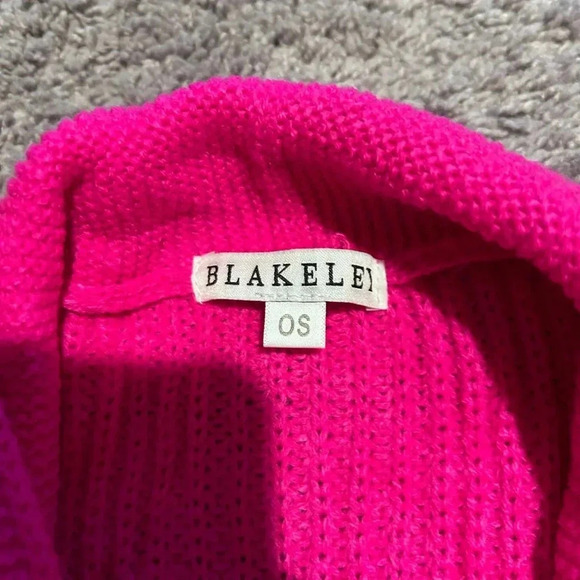 Blakeley Boutique Crochet Style Cardigan Long Open Faced Sweater with Pockets - Picture 3 of 4